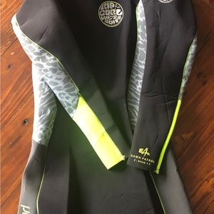 Ripcurl shorty wetsuit
